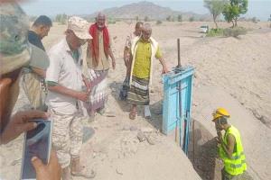 مدير عام الملاح يتفقد سير مشروع ترميم بوابات قنوات الري في منطقة الخربة