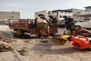 فرق الصرف الصحي بعدن تواصل معالجة الانسدادات ورفع كفاءة الشبكات