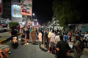 احتجاجات غاضبة في كريتر بعد تدهور الخدمات وقطع الطرق