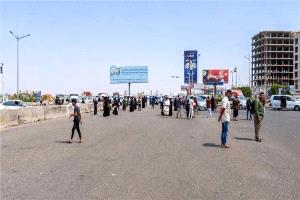 اختناق مروري في عدن بسبب نقص إمدادات الغاز لمحطات النقل