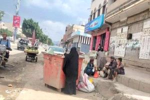 الفقر يشتد في مناطق مليشيات  الحوثيين.. تراجع المساعدات وارتفاع الأسعار يفاقمان معاناة اليمنيين