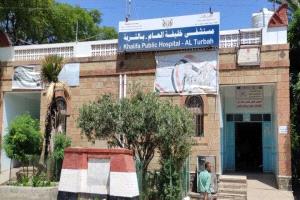 ثلاجة موتى تتحول إلى مأساة.. جثامين متكدسة وأخرى تتحلل وسط انقطاع الكهرباء
