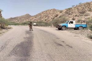 حملة أمنية في المحفد تضبط متهمين بقطع الطريق وتلاحق آخرين
