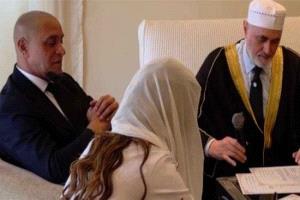 إمام المسجد الحرام يرحب بأنباء إسلام روبرتو كارلوس