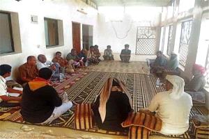 مدير عام غيل باوزير يبحث احتياجات منطقة العيون والمشاريع المتعثرة