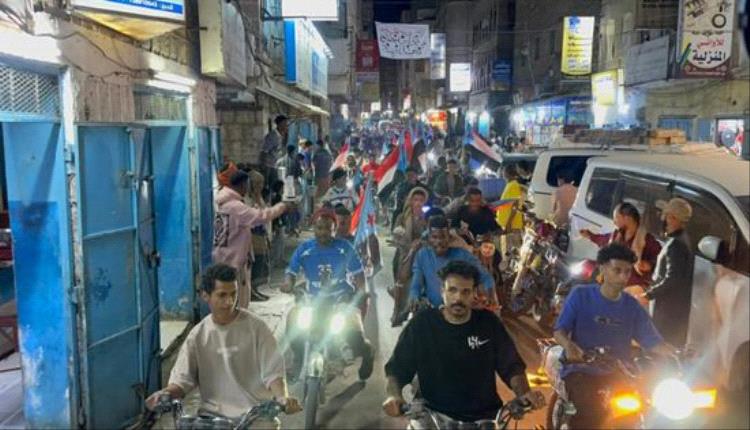 المكلا تتوحد بالدراجات والسيارات دعمًا لقرارات الزُبيدي