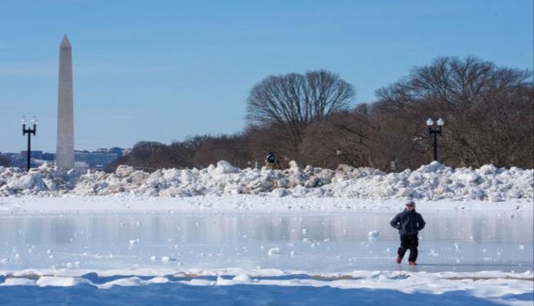 الولايات المتحدة تحتجّ بطقس قاتل: 90 ضحية للعاصفة الجليدية