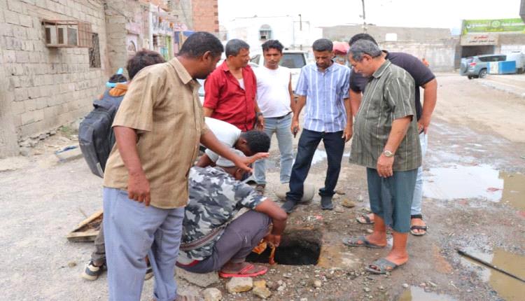 خورمكسر تطلق حملة شاملة لتصفية شبكات الصرف الصحي في أحيائها