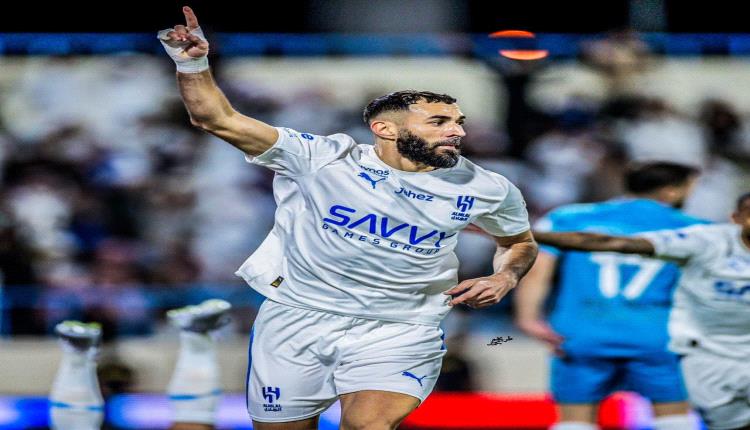 هاتريك تاريخي من بنزيما يقصف الأخدود ويشعل صدارة الهلال