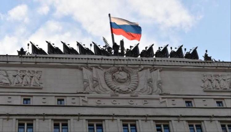 موسكو تفتح الخط وتنتقد الأسلوب