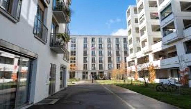 أوتوموتيف سيلز تلغي خطط مصانع البطاريات في إيطاليا وألمانيا بسبب تباطؤ السوق