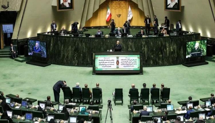 ترمب يقترح هجوم محدود.. وإيران تهدد بضرب القواعد الأميركية