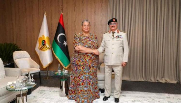 خلال لقائه المبعوثة الأممية.. حفتر يجدد دعمه لخارطة الطريق نحو الانتخابات