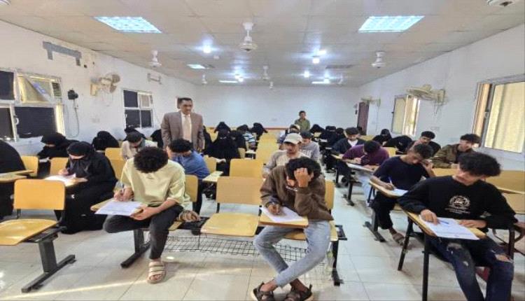 كلية اللغات بجامعة عدن تختتم امتحانات الدور الثاني وسط انضباط كامل