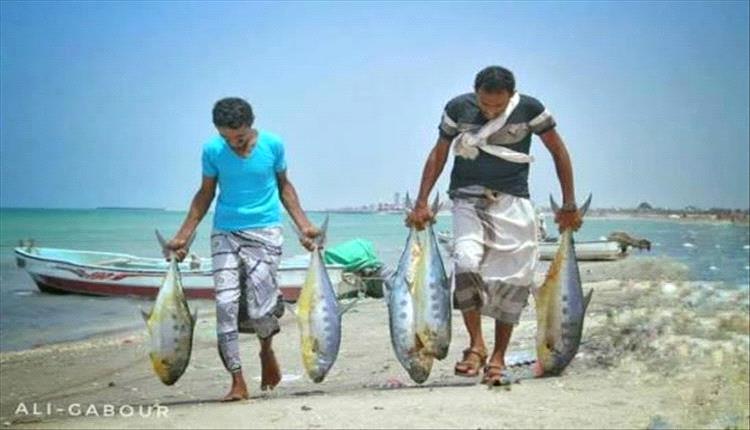 اختفاء 9 صيادين قبالة سواحل ذُباب.. أسرهم تناشد التحرك العاجل