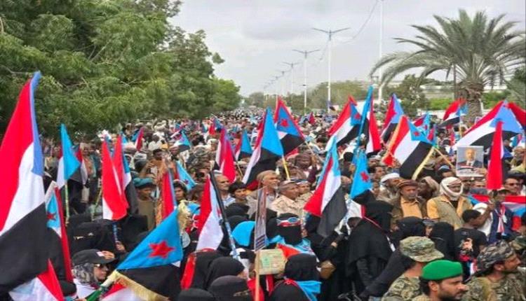 أبين تهتف بالوفاء… النشيد الجنوبي يهز ساحة الحرية