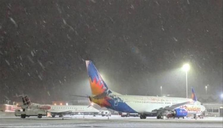 سبب الثلوج.. فرنسا تطالب شركات الطيران بتقليص رحلاتها