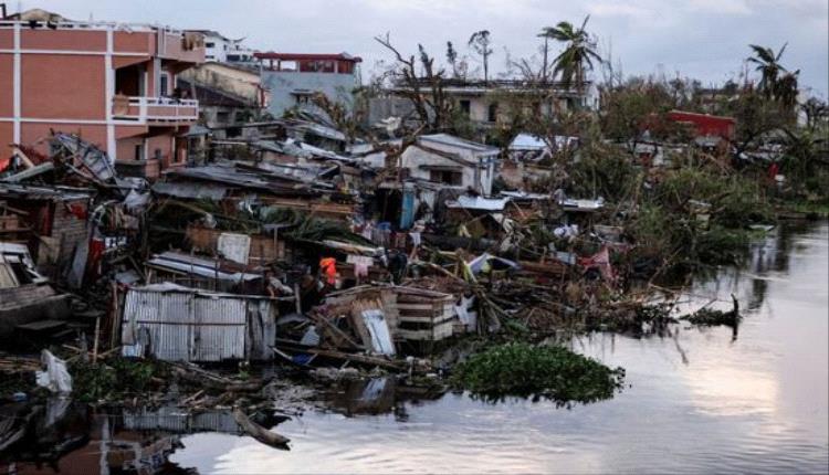 إعصار غيزاني يضرب جنوب إفريقيا: عشرات القتلى ودمار واسع