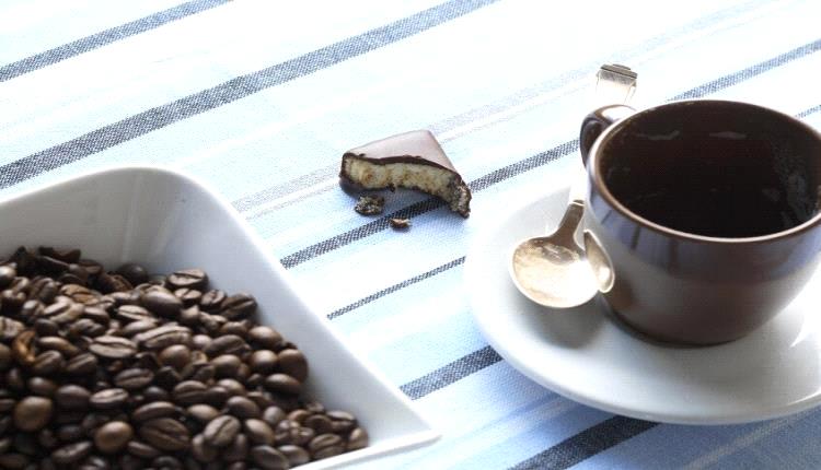 تحذير صحي: القهوة قد تتحول لإدمان صعب وخطر على النوم