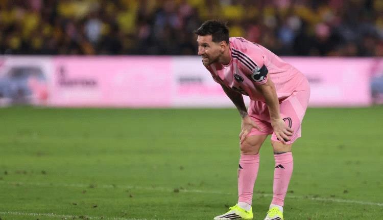 ميسي يبدأ إعادة التأهيل المكثف استعدادًا للمونديال بعد إصابة الركبة