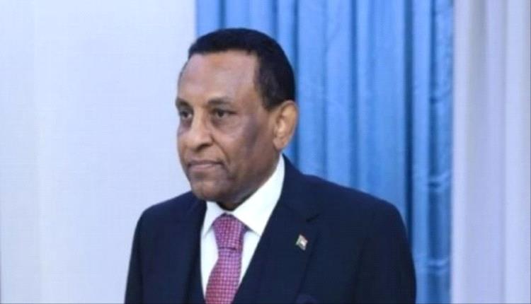 كامل إدريس: حرب وجود تهدد السودان ومبادرة السلام على الطاولة