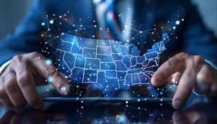 فانس يحذر من مراقبة الذكاء الاصطناعي وانتهاك الخصوصية