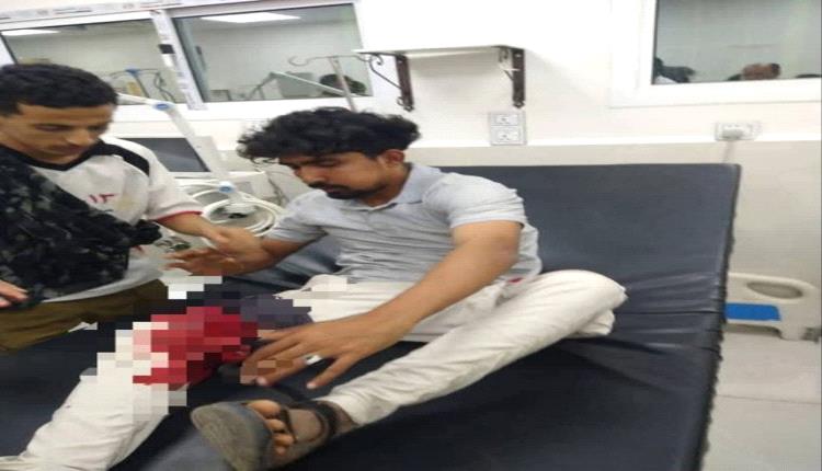 رصاص أمام الحكومة.. جرحى في محيط معاشيق وعدن على صفيح ساخن