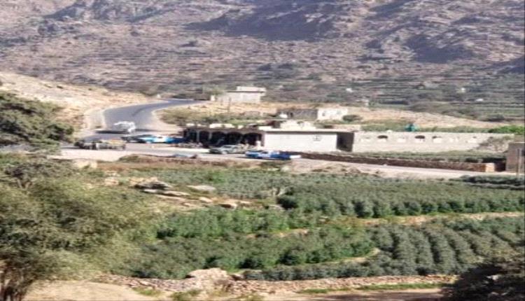 مليشيا الحوثي تشن حملة اعتقالات جماعية وتفرض حصاراً مشدداً على قرية المنقطع