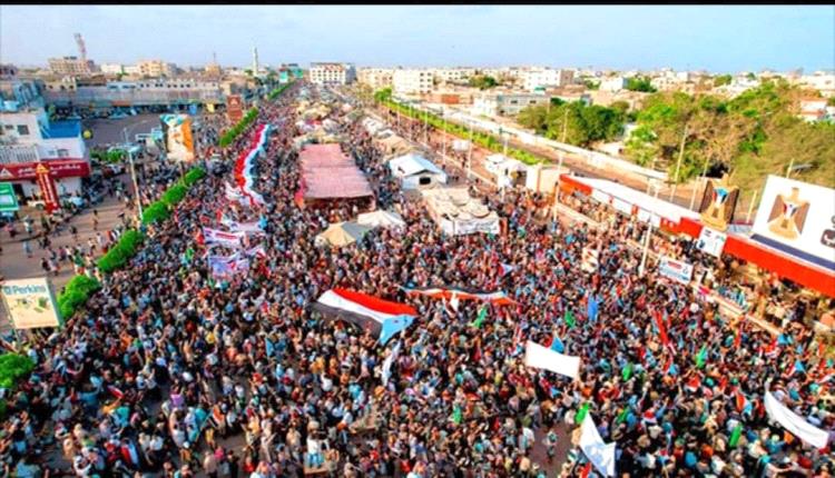 كل الجنوب اليوم صفٍّ باجتمــاع