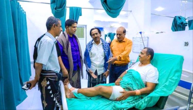 هرهرة يتفقد جرحى الوقفة السلمية في عدن ويطالب بمحاسبة المعتدين