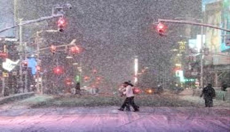 إغلاق شبكة المواصلات في نيويورك مع بدء عاصفة ثلجية كبرى