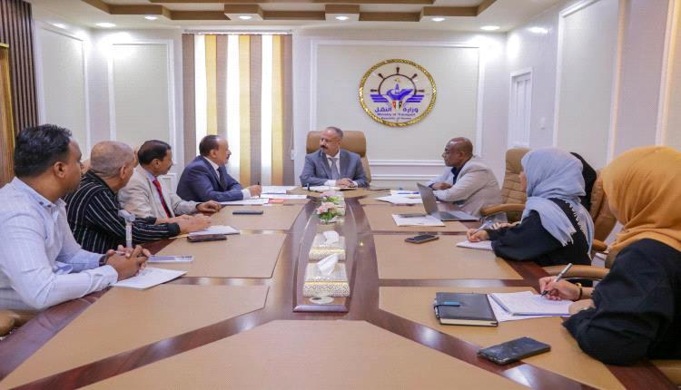 تحركات لتطوير الموانئ.. وزير النقل يستعرض خطط التوسعة في البحر العربي