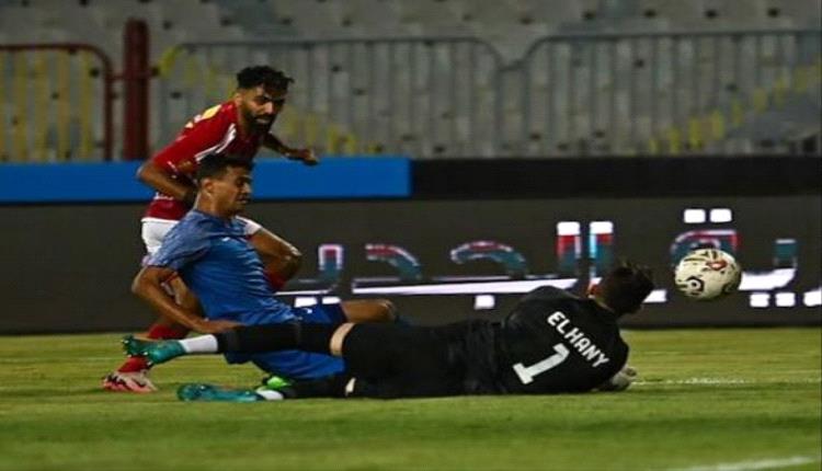 الأهلي يصعد إلى الصدارة بفوز قاتل على سموحة