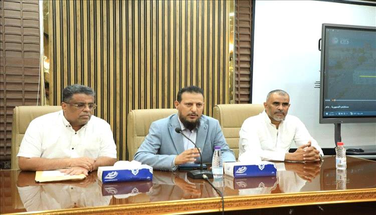 محافظ العاصمة عدن يطّلع على أوضاع مستشفى الجمهورية ويؤكد دعم تطوير الخدمات الصحية
