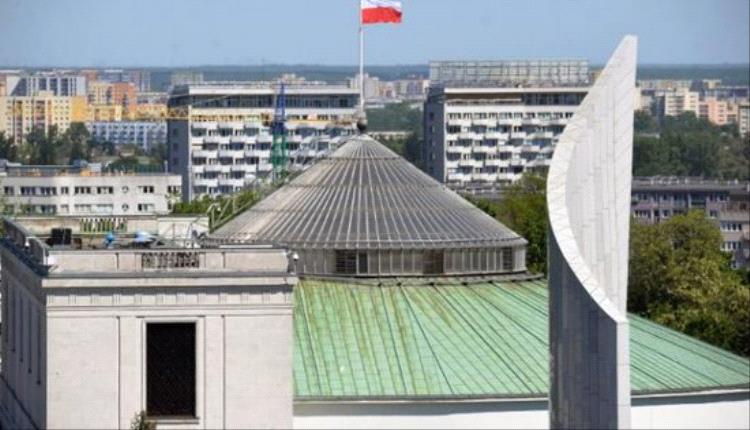 وارسو تستعد للسيناريوهات العسكرية.. المترو يتحول إلى درع مدني