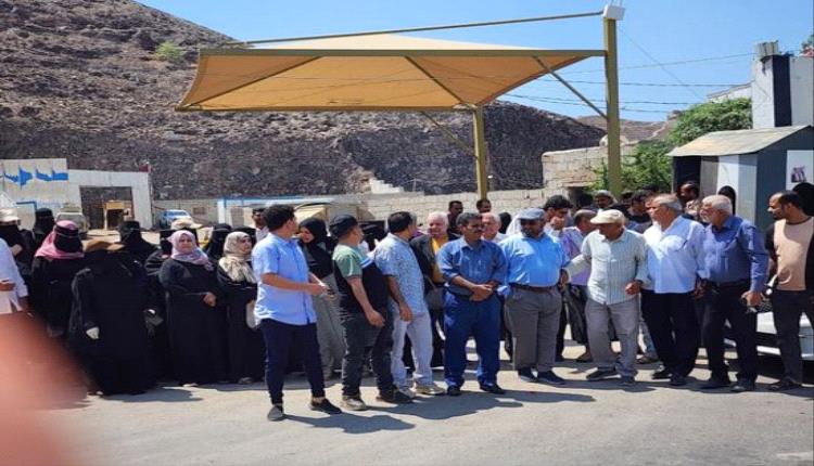 منع مستمر وإقصاء واضح: إغلاق أبواب الأمانة العامة أمام موظفي الانتقالي يثير أزمة متصاعدة في عدن