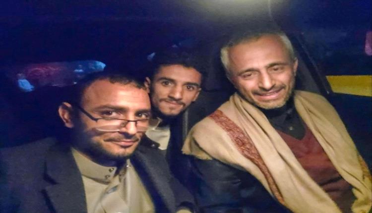 انفراجة بعد عام ونصف.. جماعة الحوثيين تفرج عن الكاتب المياحي في اليمن