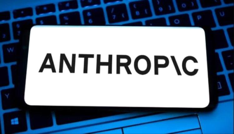 ترامب يحظر استخدام "أنثروبك" في الحكومة الفيدرالية