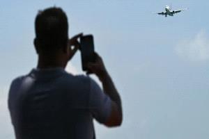 توتر واشنطن–طهران يدفع دولاً لإجلاء رعاياها وتحذير المسافرين