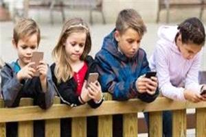 أيرلندا تعلن "سن الرشد الرقمي" للمراهقين