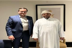 السفير الروسي يصف لقاءه بمحافظ سقطرى بـ “المفيد والاستراتيجي”