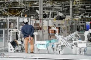 الصناعة الأمريكية تنتفض.. أقوى نمو خلال عام بدفع الذكاء الاصطناعي