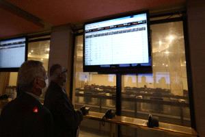 البورصة العراقية تتراجع 3% مع تداول 13 مليار سهم في كانون الثاني