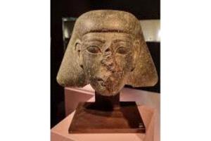هولندا تعيد تمثال 3500 عام إلى مصر بعد تهريبه