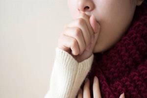 السعال الشتوي أم التهاب الصدر؟ اعرف الفرق قبل أن يتفاقم