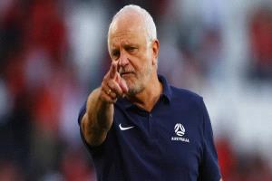 أرنولد في الإمارات لمتابعة بايش قبل ملحق العراق العالمي