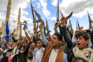 استنفار حوثي واسع مع تصاعد التوتر الإيراني-الأمريكي