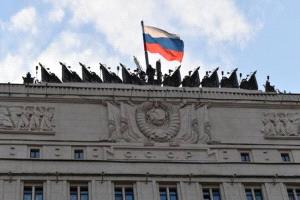 موسكو تفتح الخط وتنتقد الأسلوب