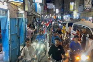 المكلا تتوحد بالدراجات والسيارات دعمًا لقرارات الزُبيدي