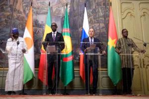 روسيا تتهم فرنسا بمحاولة قلب أنظمة الحكم في دول الساحل الأفريقي